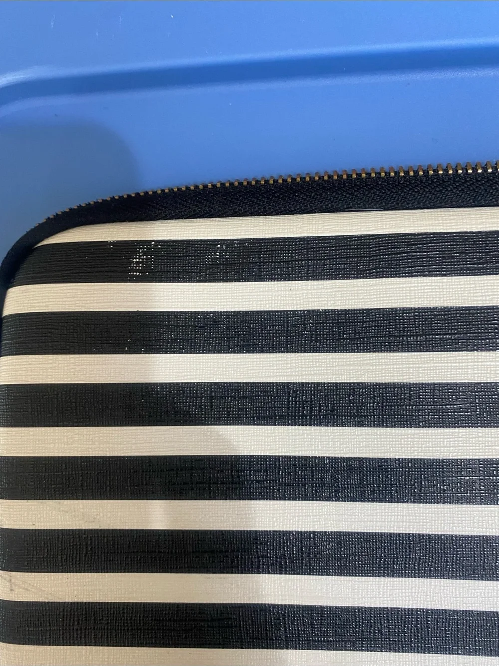 Laptop case Kate Spade Black and White Striped Zip Pouch with Gold Plate - Picture 4 of 7